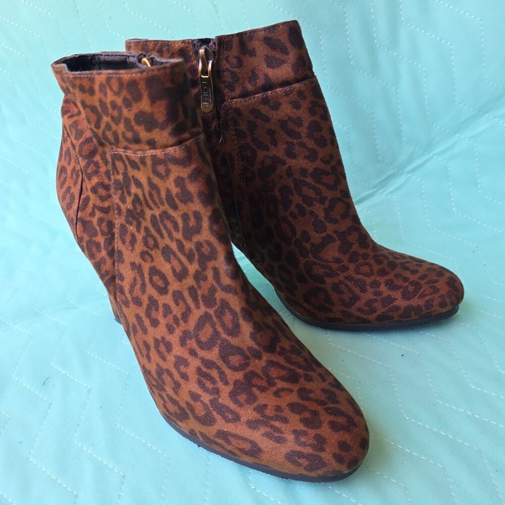 Ann Taylor Loft Leopard Print Ankle Boots 9M 9 ManMade vegan heel brown zip NWOT